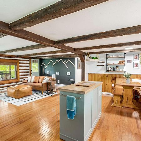 Modernized Log Cabin W Hot Tub Fire Pit & Views Berkeley Springs Εξωτερικό φωτογραφία