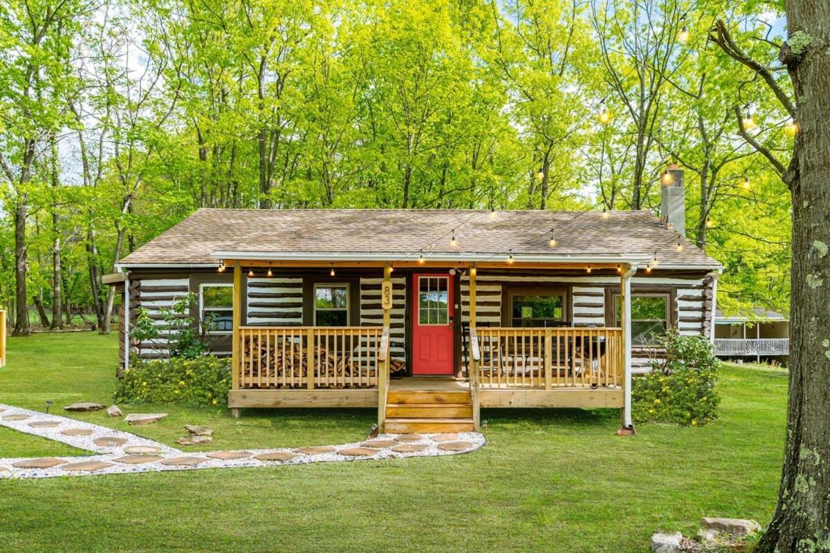 Modernized Log Cabin W Hot Tub Fire Pit & Views Berkeley Springs Εξωτερικό φωτογραφία