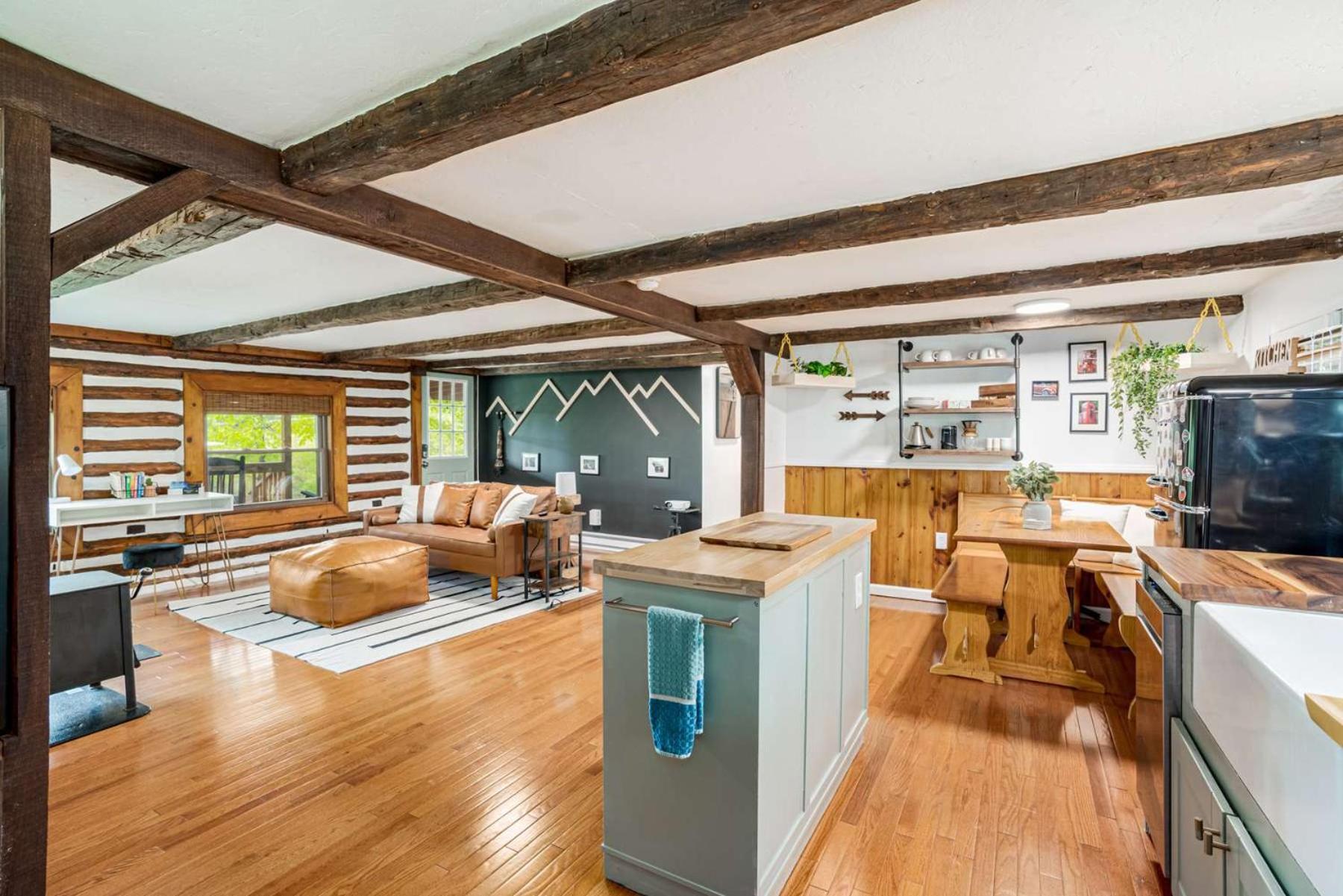 Modernized Log Cabin W Hot Tub Fire Pit & Views Berkeley Springs Εξωτερικό φωτογραφία