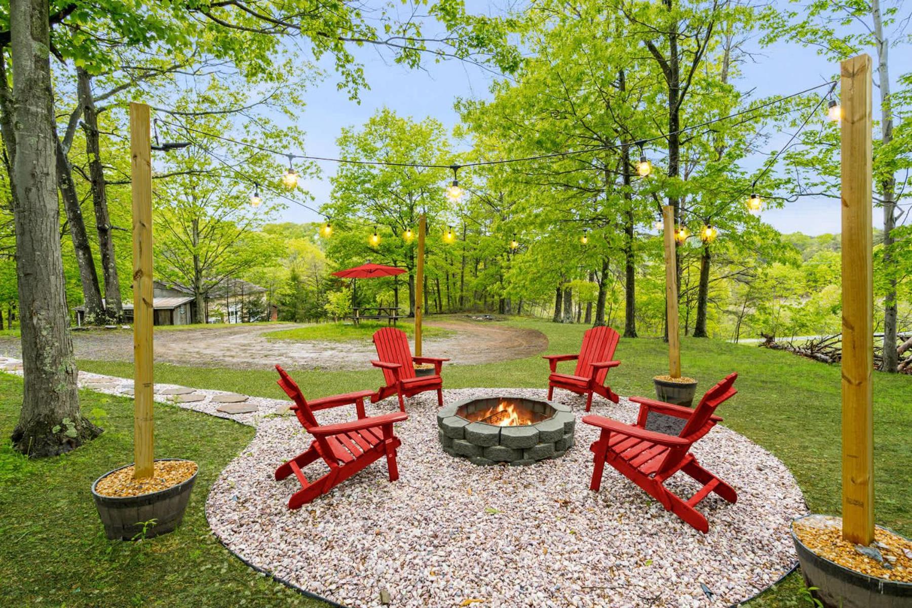 Modernized Log Cabin W Hot Tub Fire Pit & Views Berkeley Springs Εξωτερικό φωτογραφία