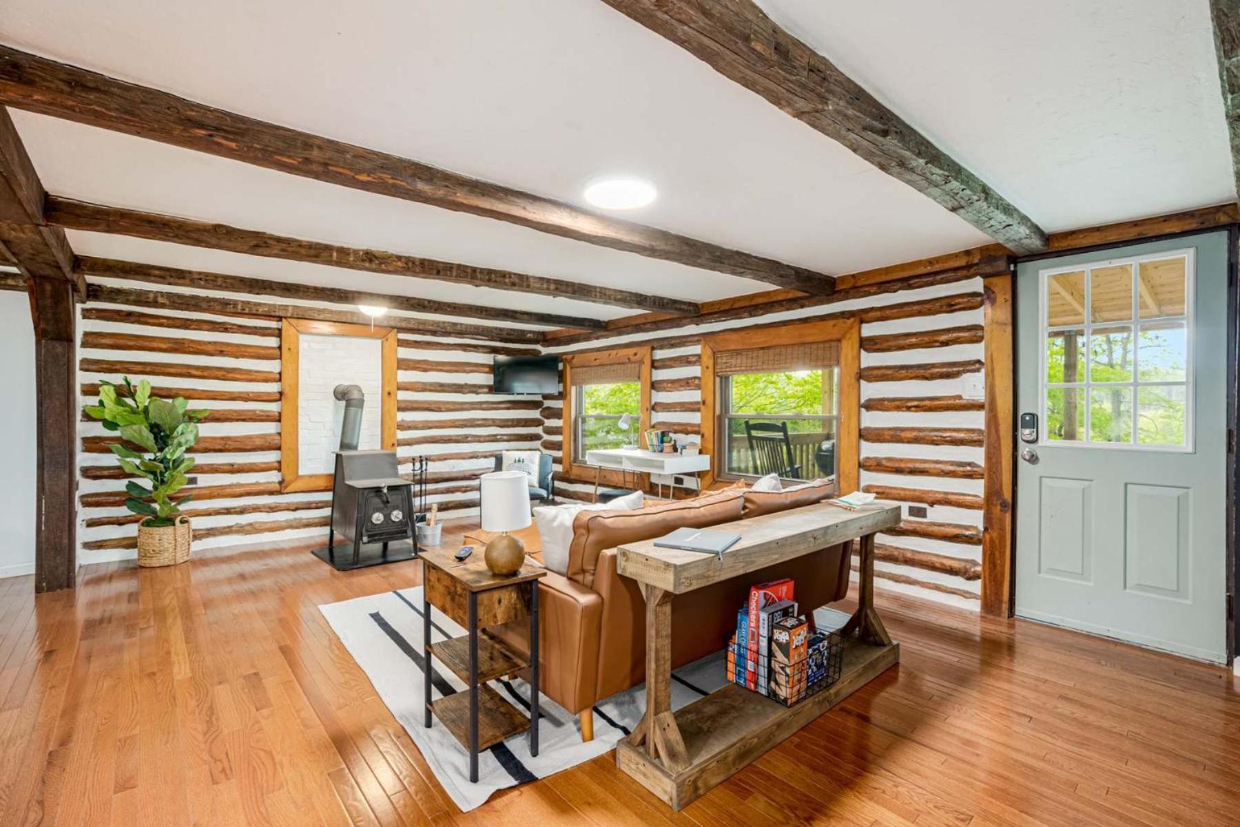Modernized Log Cabin W Hot Tub Fire Pit & Views Berkeley Springs Εξωτερικό φωτογραφία